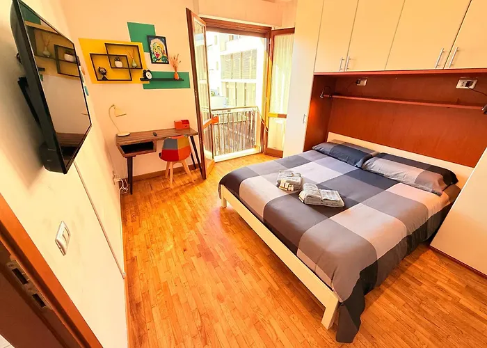 Centro, Comodo E Luminoso Fronte Corso 아파트 그레세토